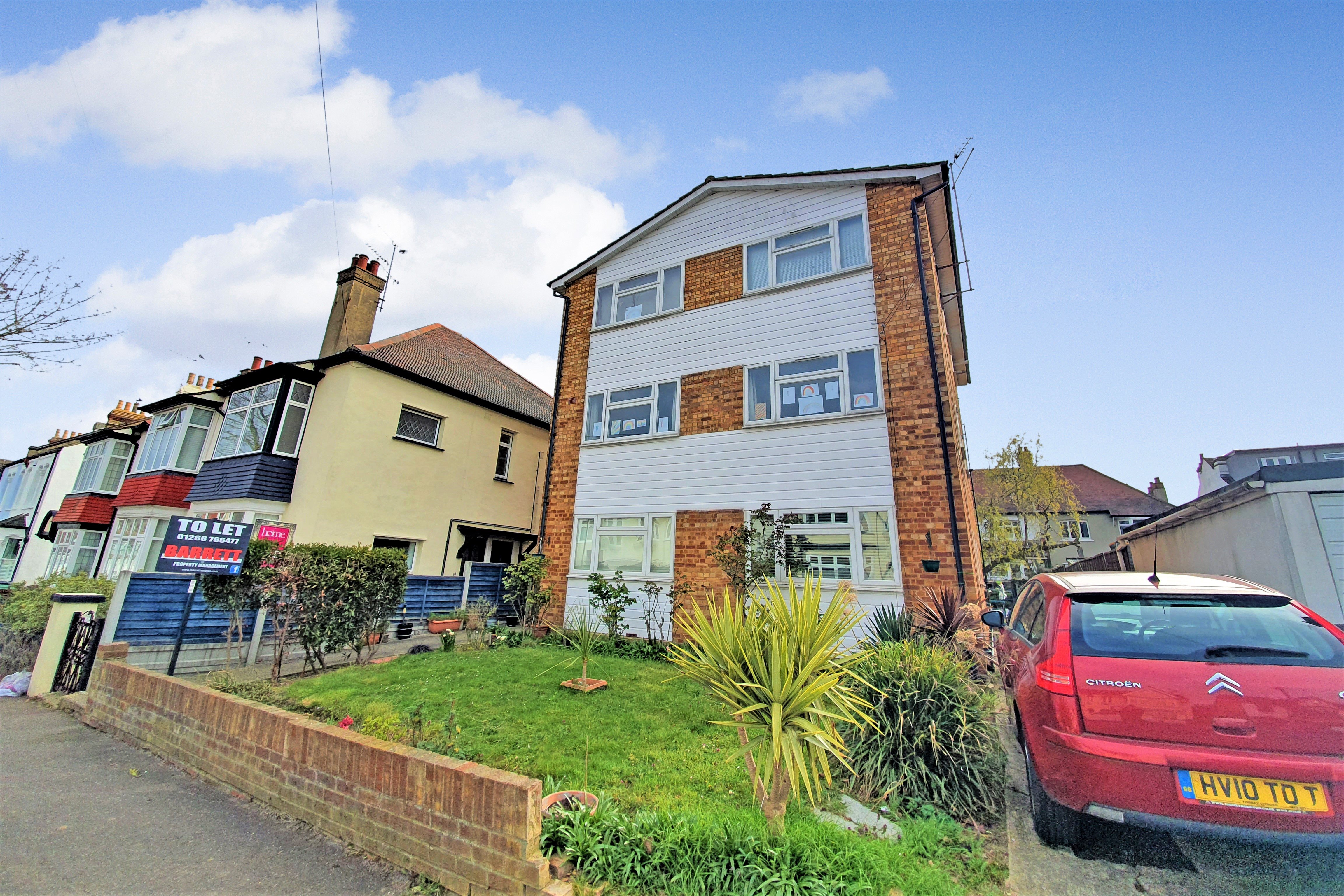 2 bed flat to rent in Leighton Avenue, Leigh-On-Sea, SS9 